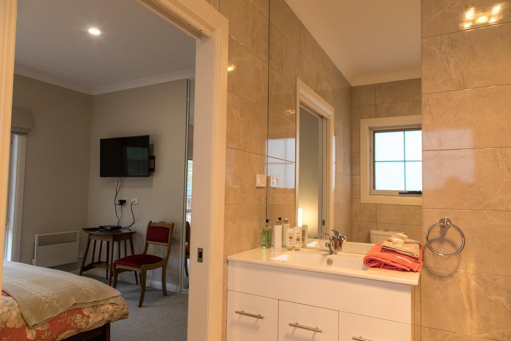 Mountain Blue Guest House Deloraine Bagian luar foto